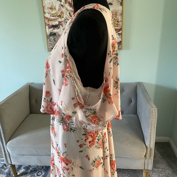 Floral Cold Shoulder MIDI Dress - Picture 11 of 15